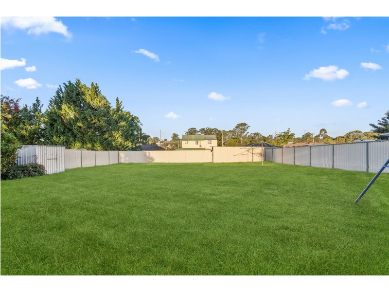 26 Castlereagh Street, Tahmoor NSW 2573