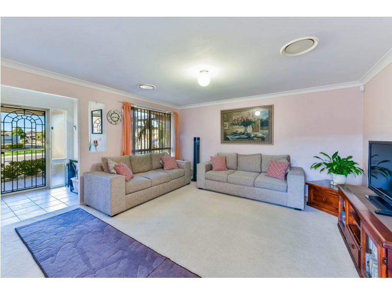 27 Lysander Avenue, Rosemeadow NSW 2560