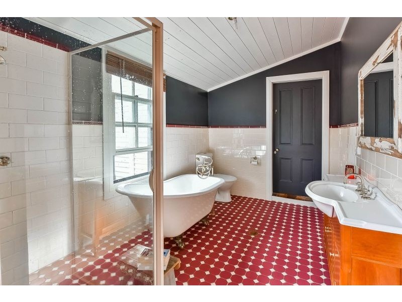 215 Menangle Street, Picton NSW 2571