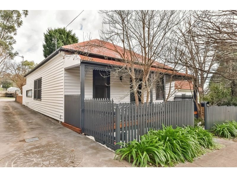 215 Menangle Street, Picton NSW 2571