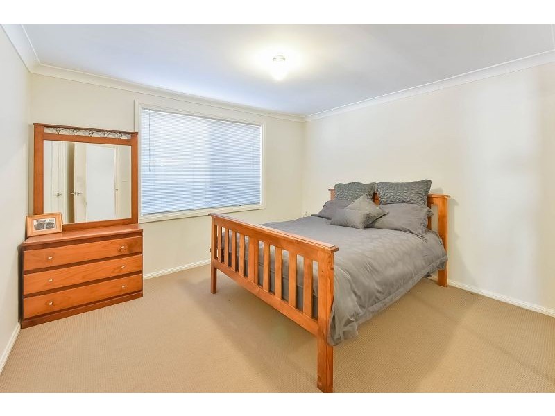 2/323 Thirlmere Way, Thirlmere NSW 2572