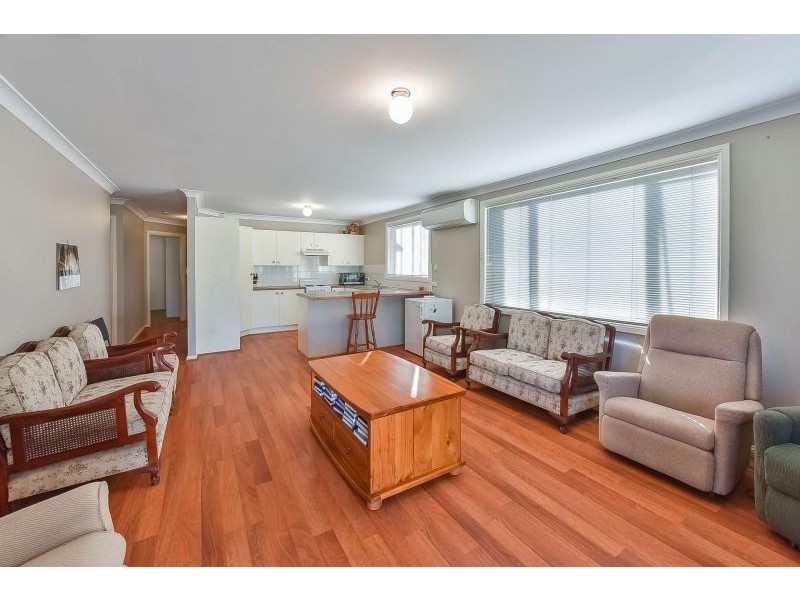 2/323 Thirlmere Way, Thirlmere NSW 2572