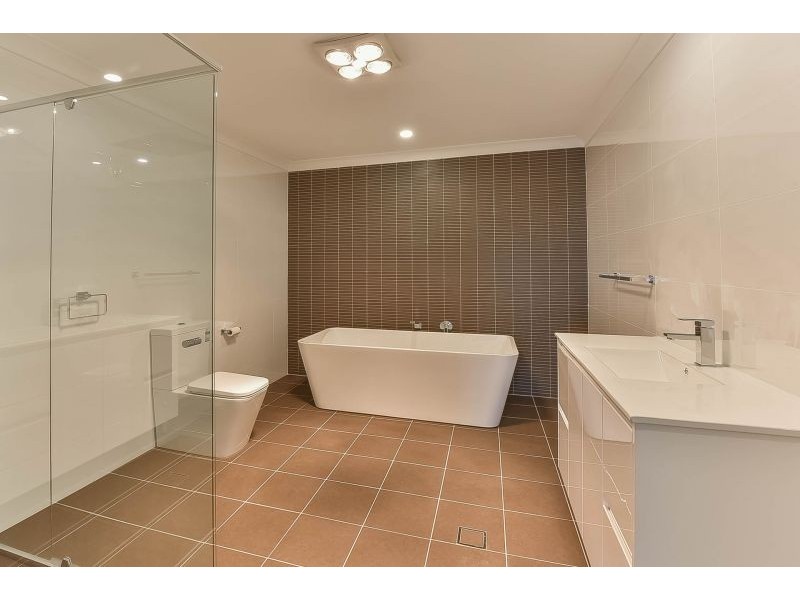 48 Remembrance Drive, Tahmoor NSW 2573