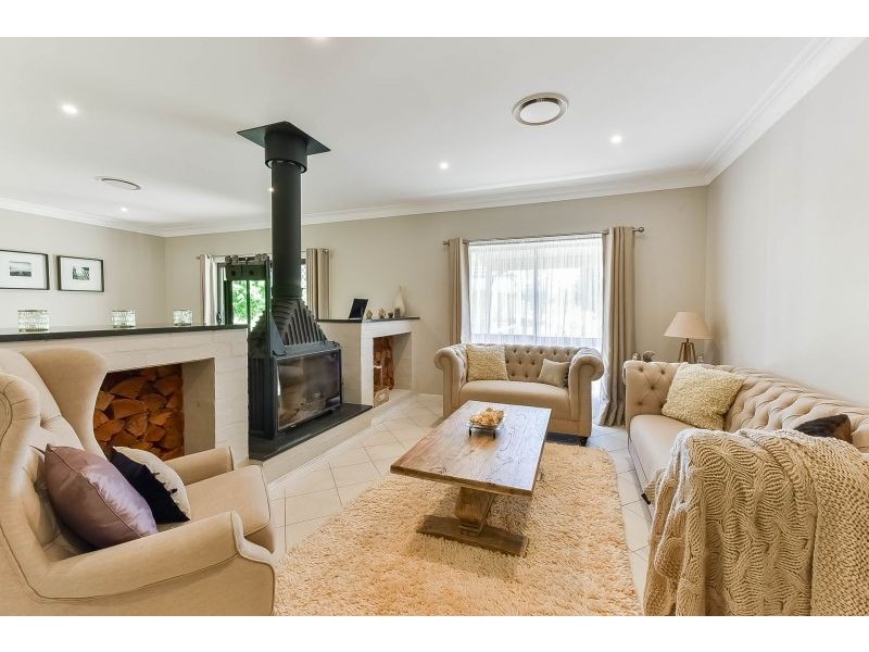 21 The Ironbarks, Picton NSW 2571