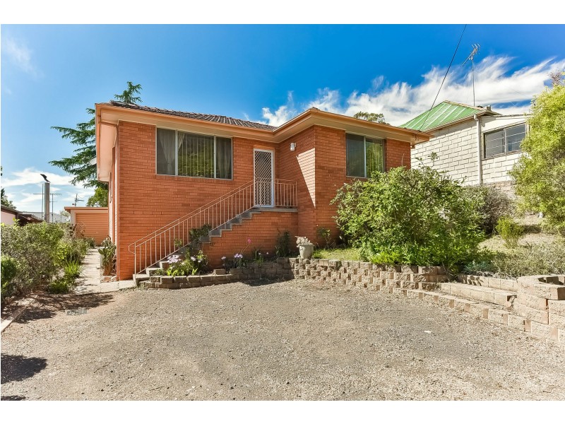 12 Picton Avenue, Picton NSW 2571