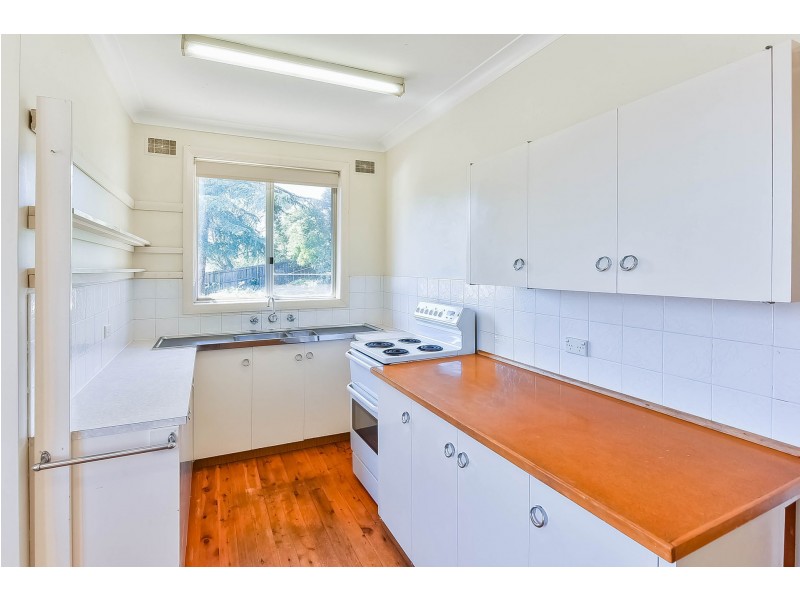 12 Picton Avenue, Picton NSW 2571