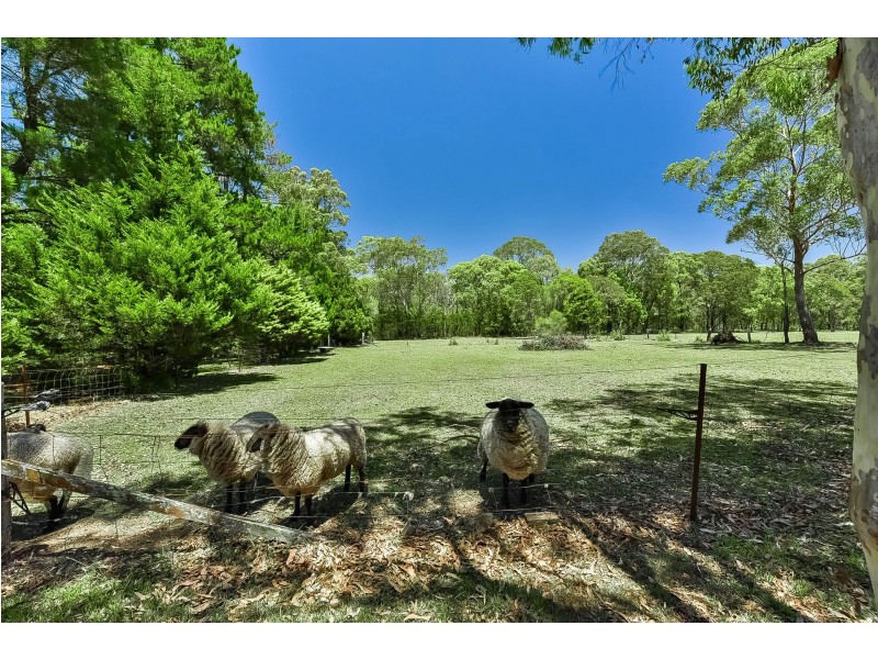 90 Shelleys Lane, Thirlmere NSW 2572