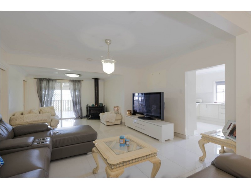 65 Byron Road, Tahmoor NSW 2573