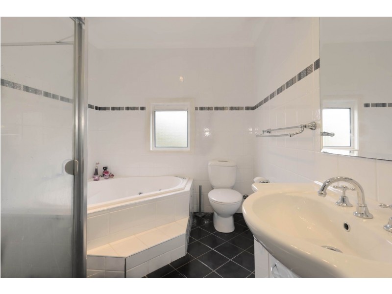 65 Byron Road, Tahmoor NSW 2573