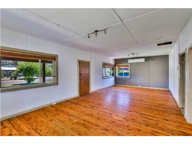 64 Carlton Road, Thirlmere NSW 2572