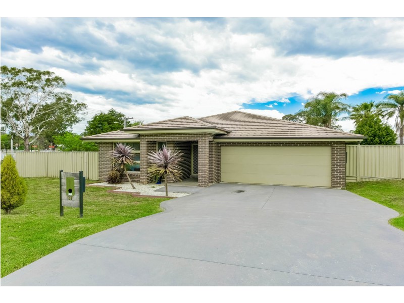37 Pitt Street, Tahmoor NSW 2573
