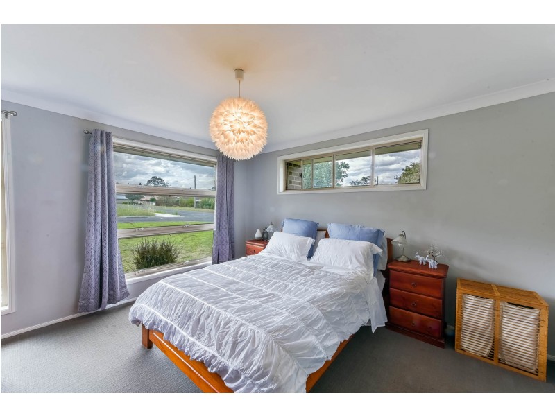 37 Pitt Street, Tahmoor NSW 2573