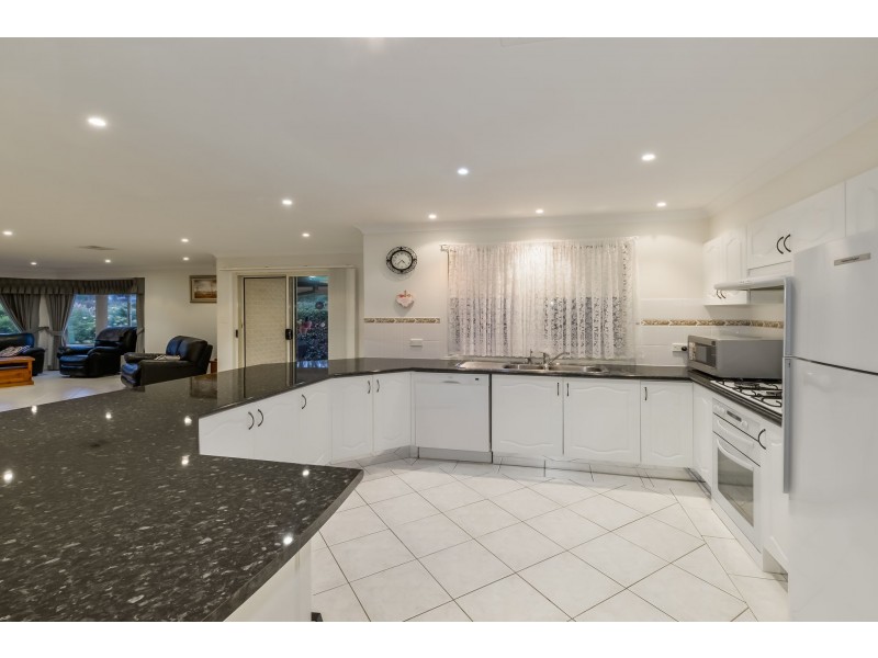 10 Emmett Street, Tahmoor NSW 2573