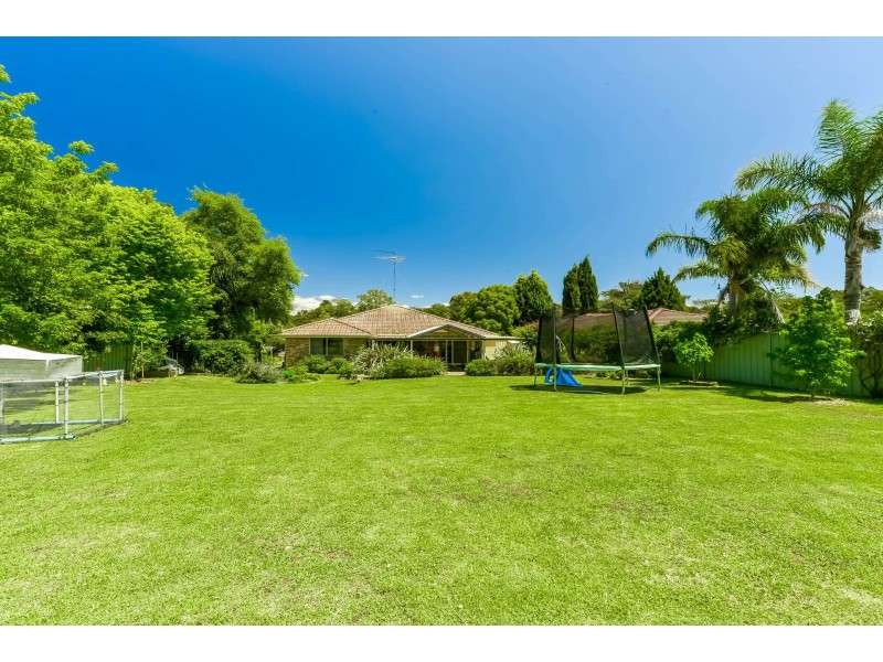 10 Westbourne Avenue, Thirlmere NSW 2572
