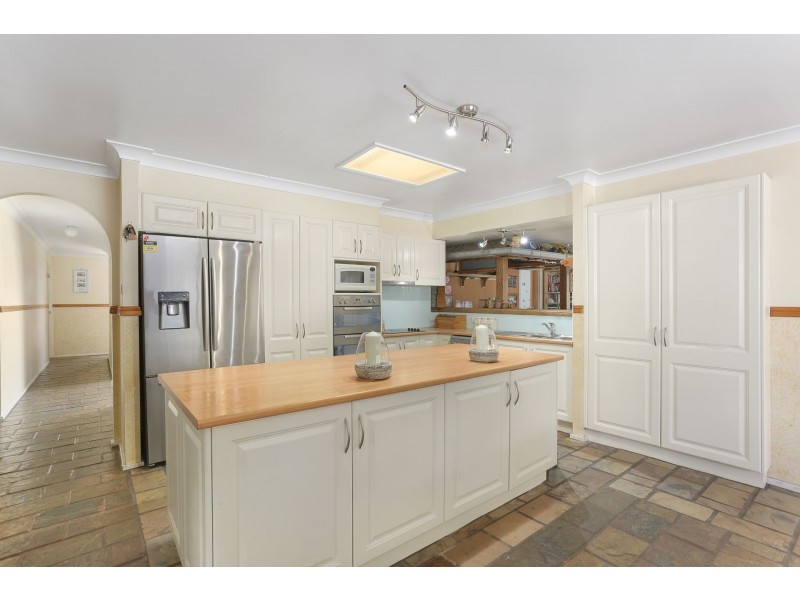 4 Davis Place, Thirlmere NSW 2572