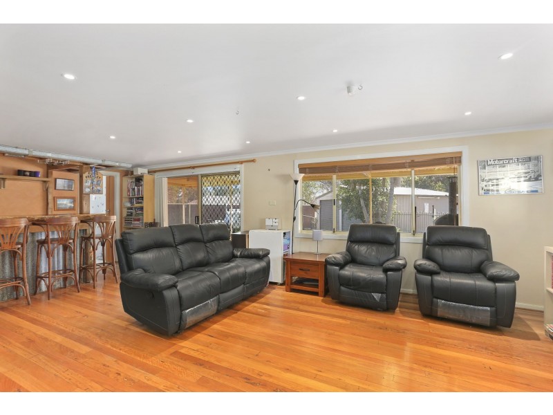 4 Davis Place, Thirlmere NSW 2572