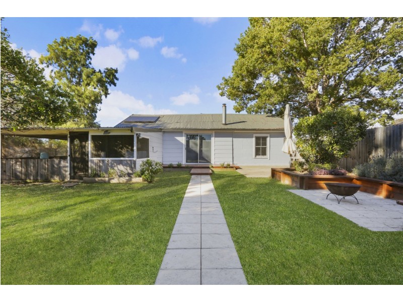 12 Victoria Road, Thirlmere NSW 2572