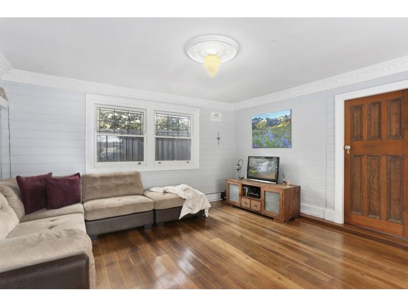 12 Victoria Road, Thirlmere NSW 2572