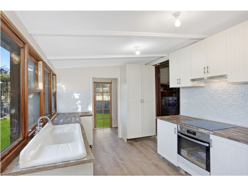 12 Victoria Road, Thirlmere NSW 2572