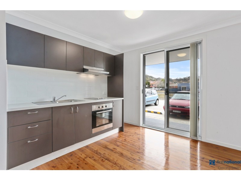 2/10 Menangle Street West, Picton NSW 2571