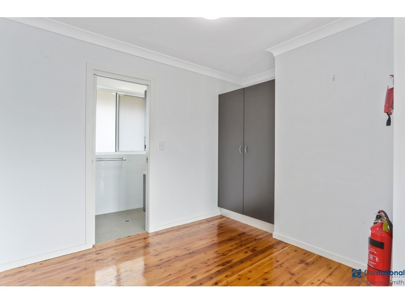 2/10 Menangle Street West, Picton NSW 2571