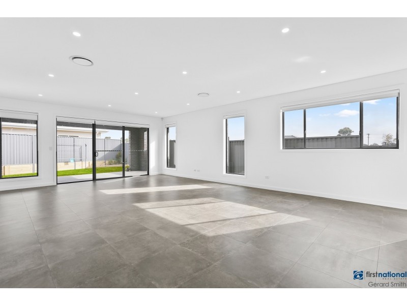 288 Thirlmere Way, Thirlmere NSW 2572