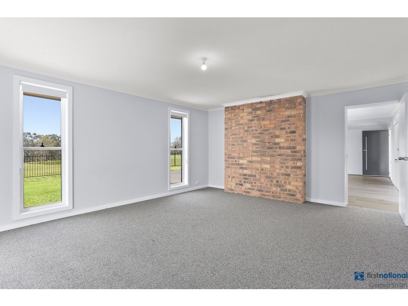 165 Donalds Range Road, Razorback NSW 2571