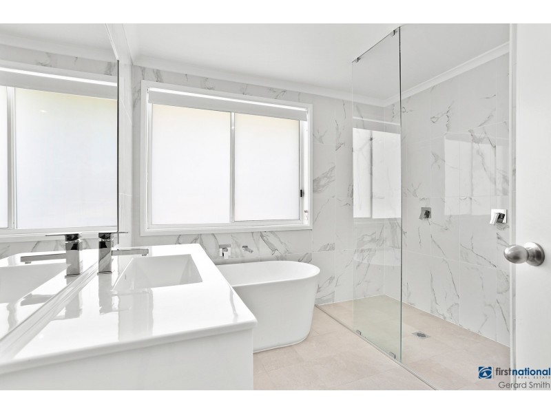 165 Donalds Range Road, Razorback NSW 2571