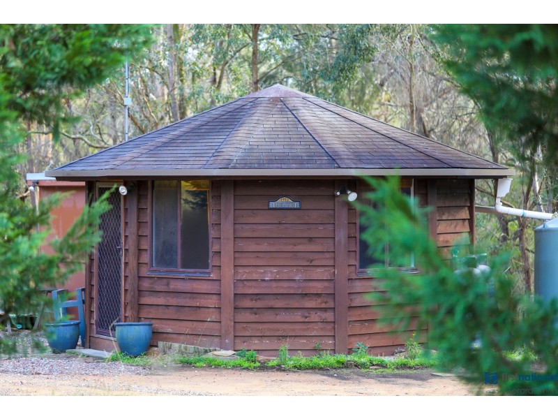 The Hut – 175 Nightingale Road, Pheasants Nest NSW 2574