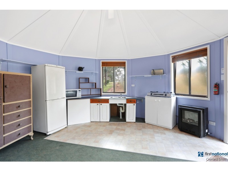 The Hut – 175 Nightingale Road, Pheasants Nest NSW 2574