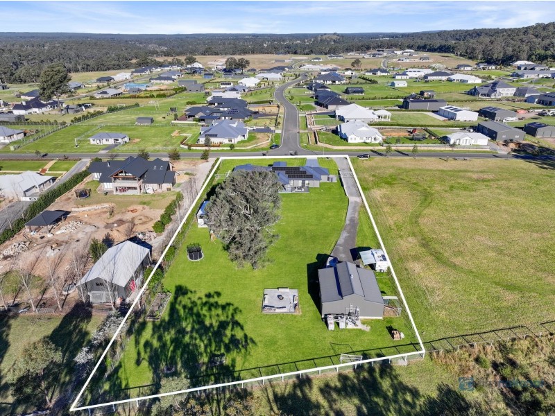 52 The Acres Way, Tahmoor NSW 2573