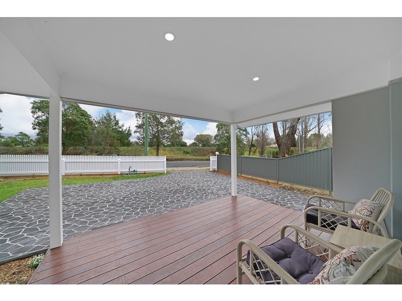 371 Thirlmere Way, Thirlmere NSW 2572
