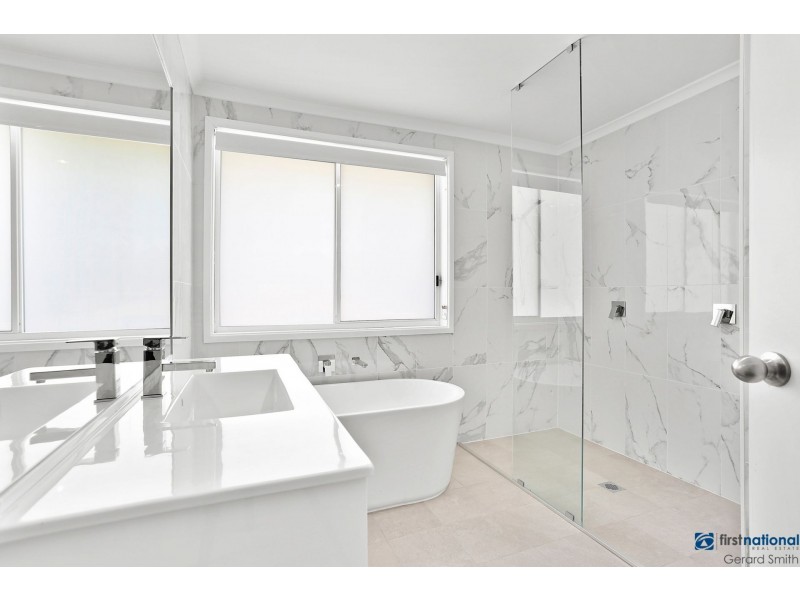 165 Donalds Range Road, Razorback NSW 2571