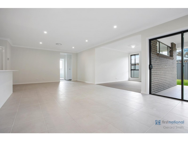 4 Agnes Place, Thirlmere NSW 2572