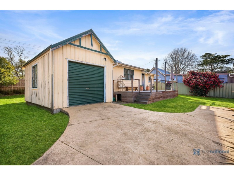 391 Thirlmere Way, Thirlmere NSW 2572