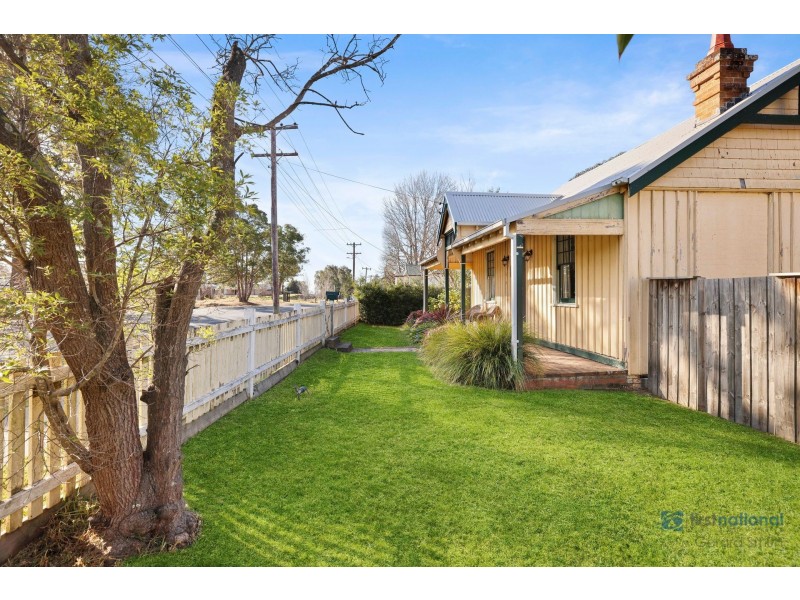 391 Thirlmere Way, Thirlmere NSW 2572