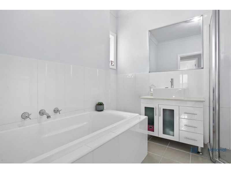 2/60 Castlereagh Street, Tahmoor NSW 2573