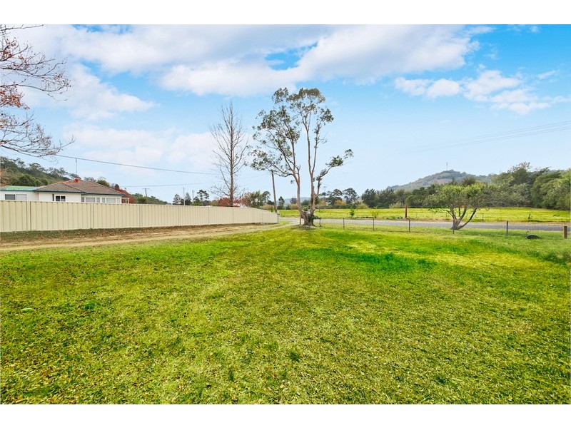 25 Coull Street, Picton NSW 2571