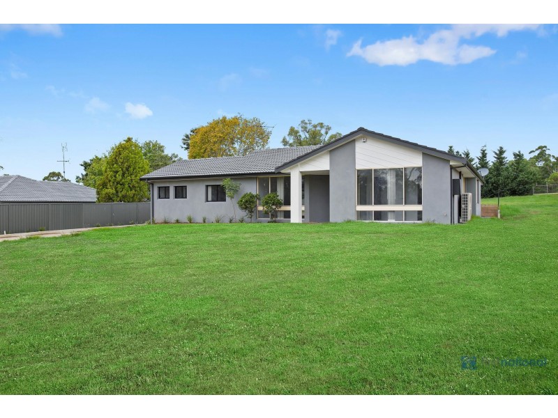 12 Remembrance Driveway, Tahmoor NSW 2573