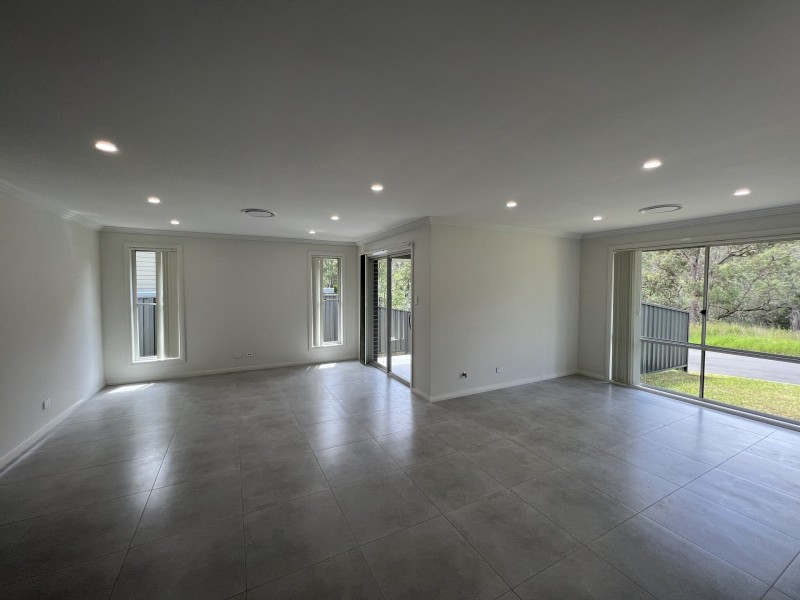 16 Kurrajong Crescent, Tahmoor NSW 2573