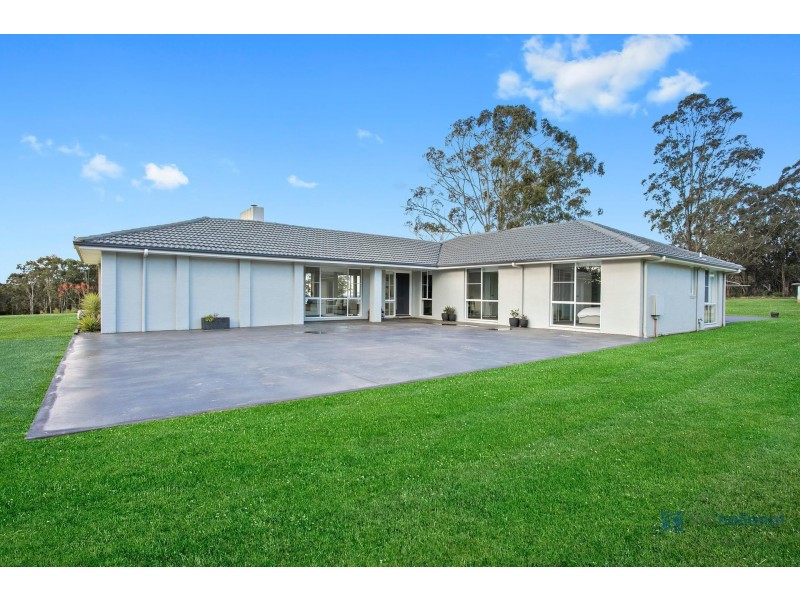 165 Donalds Range Road, Razorback NSW 2571
