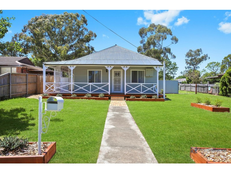 28 Carlton Road, Thirlmere NSW 2572