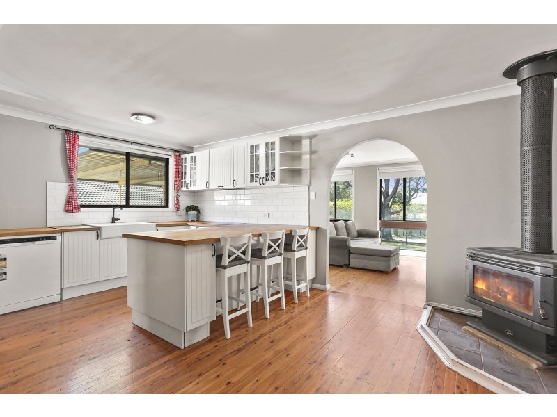 5 Pearce Street, Hill Top NSW 2575