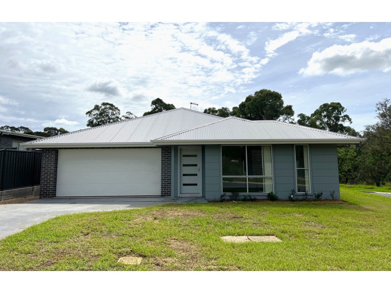 16 Kurrajong Crescent, Tahmoor NSW 2573
