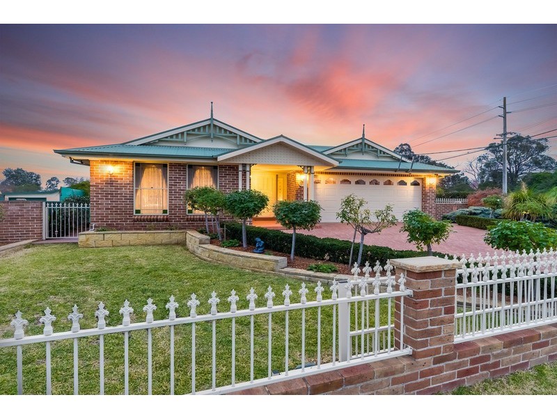 10 Emmett Street, Tahmoor NSW 2573