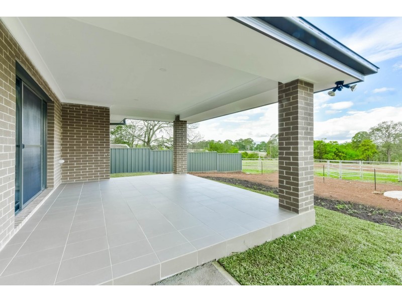 76A Nixon Road, Thirlmere NSW 2572