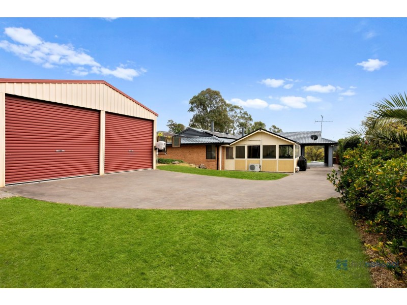 8 Struan Street, Tahmoor NSW 2573