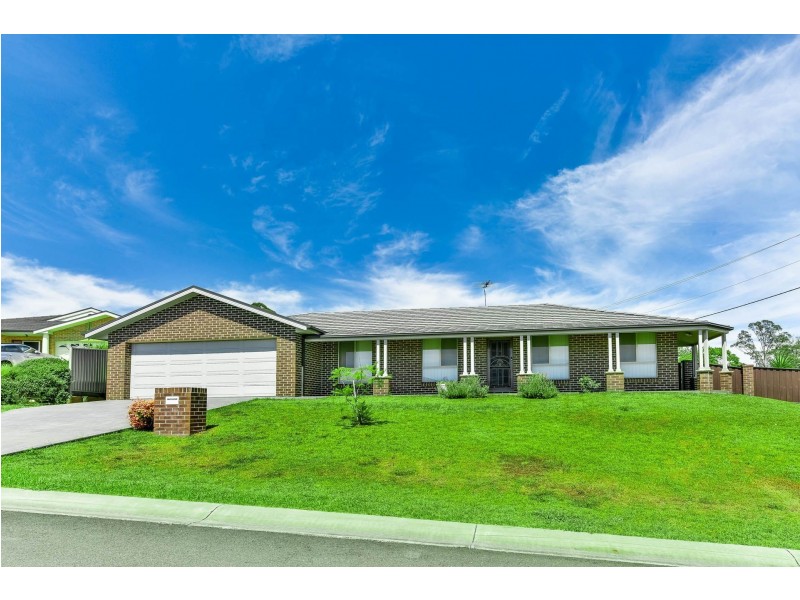 2 Thompson Place, Tahmoor NSW 2573