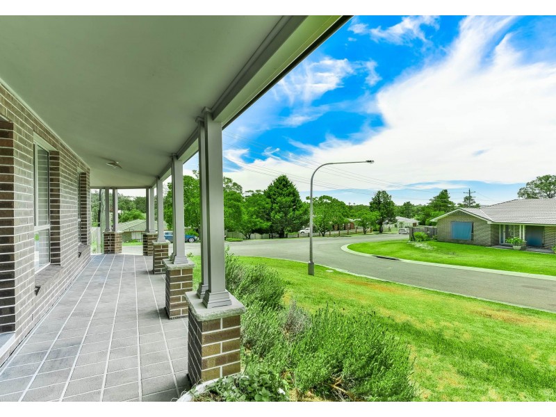 2 Thompson Place, Tahmoor NSW 2573
