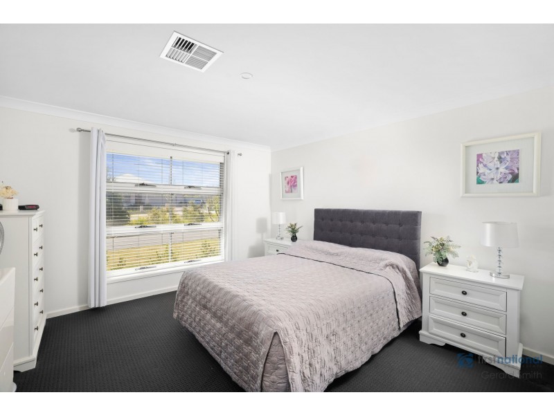 6 Emmaline Avenue, The Oaks NSW 2570